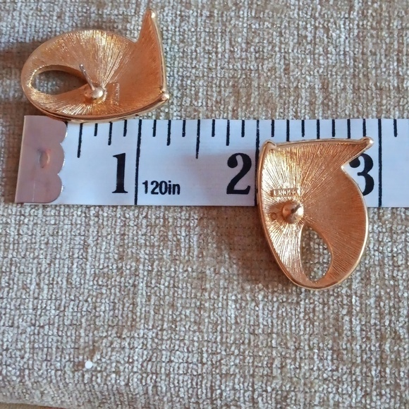 Monet Gold Tone Deep Green Enamel Post Earrings - Picture 4 of 7